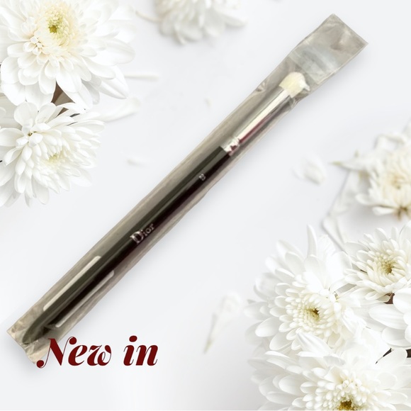 DIOR Large Smudging Brush 23 - Picture 2 of 5